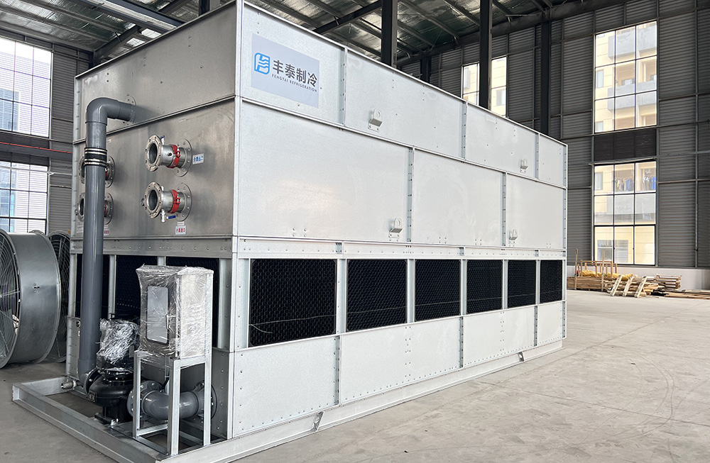 Closed cooling tower